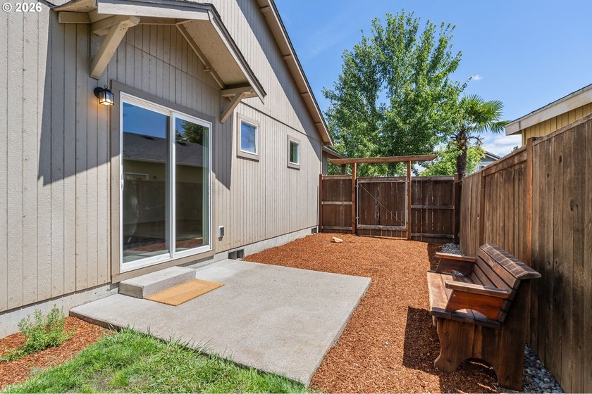 Wake up to peaceful views of the Willamette River from this - photo 26