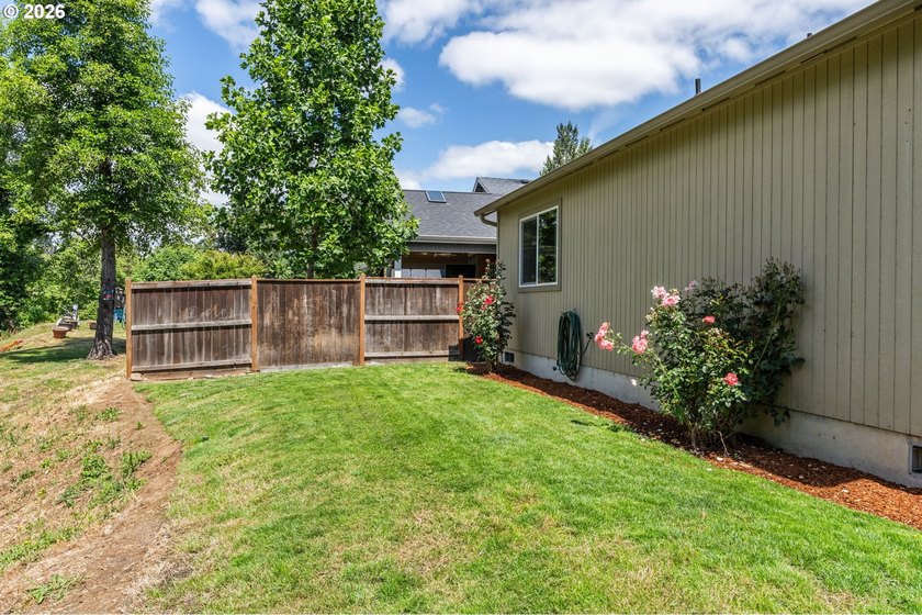 Wake up to peaceful views of the Willamette River from this - photo 30