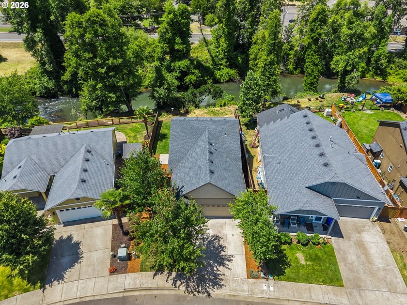 Wake up to peaceful views of the Willamette River from this - photo 32