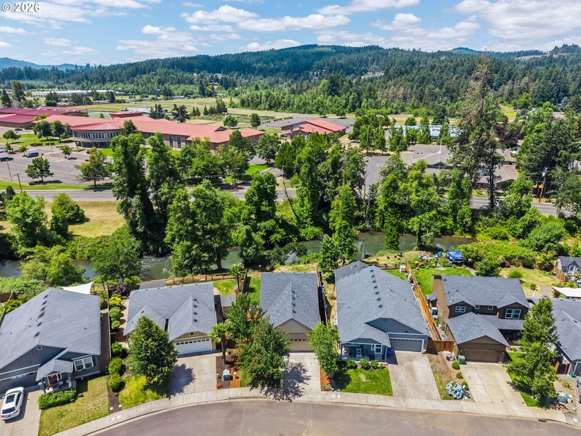 Wake up to peaceful views of the Willamette River from this - photo 33