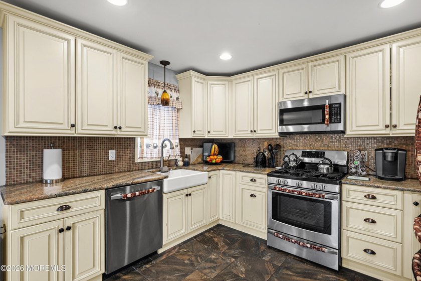 Welcome to 234 Arkansas Avea move-in ready home offering comfort - photo 12