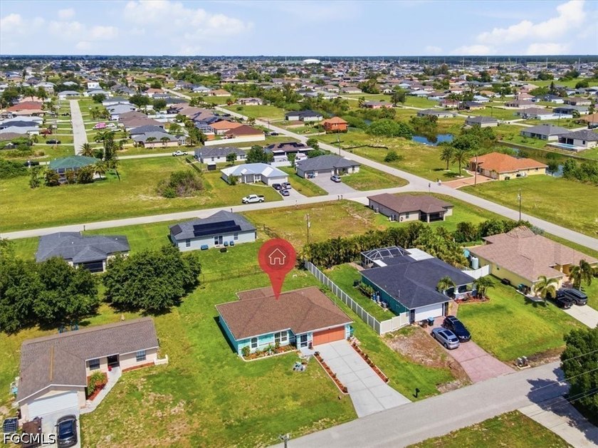 Welcome to this beautifully maintained 3-bedroom, 2-bath home - photo 8