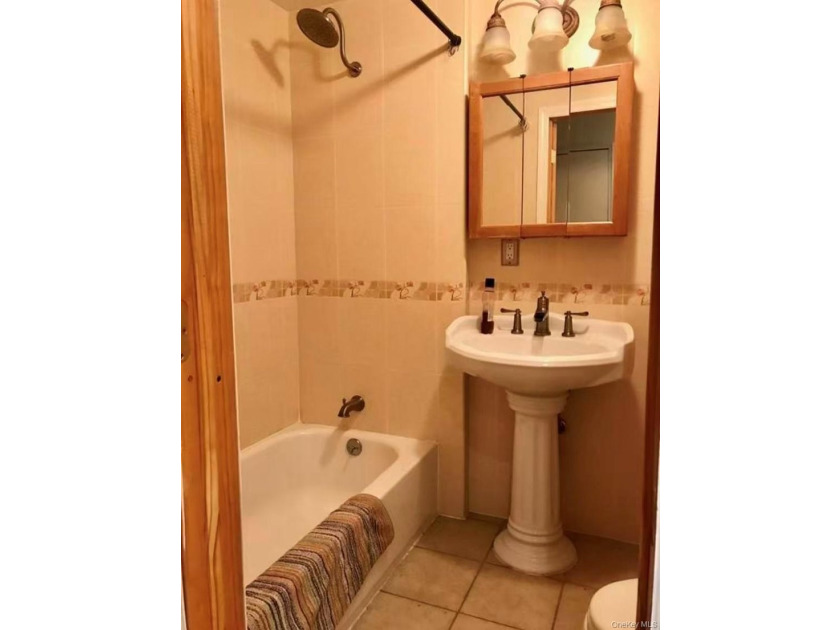 2-family home in the heart of Gravesend. The building is 1600 sq - photo 6