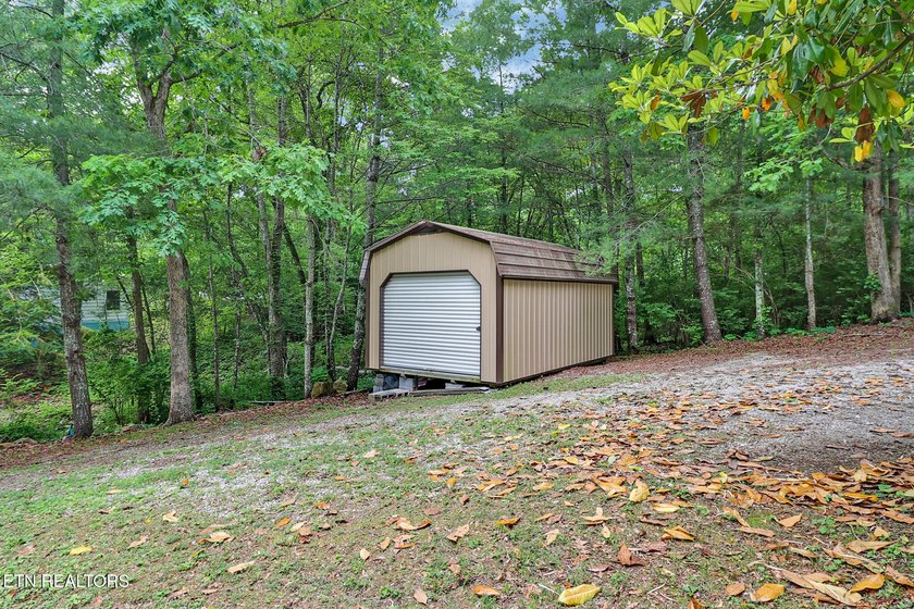 Turn-key waterfront home located on a quiet cul-de-sac with more - photo 33
