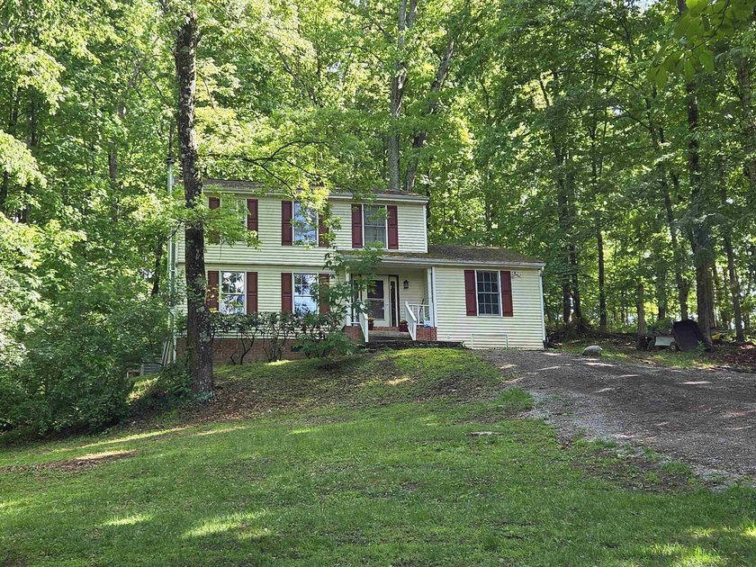 Discover peaceful country living in the River Bluffs - photo 2