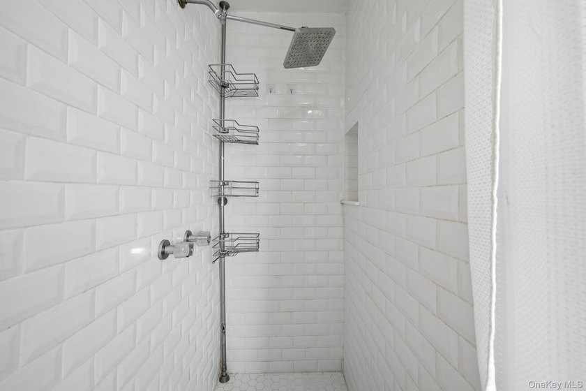 Located in the Village of Patchogue - Well Maintained 4 Bedroom - photo 11