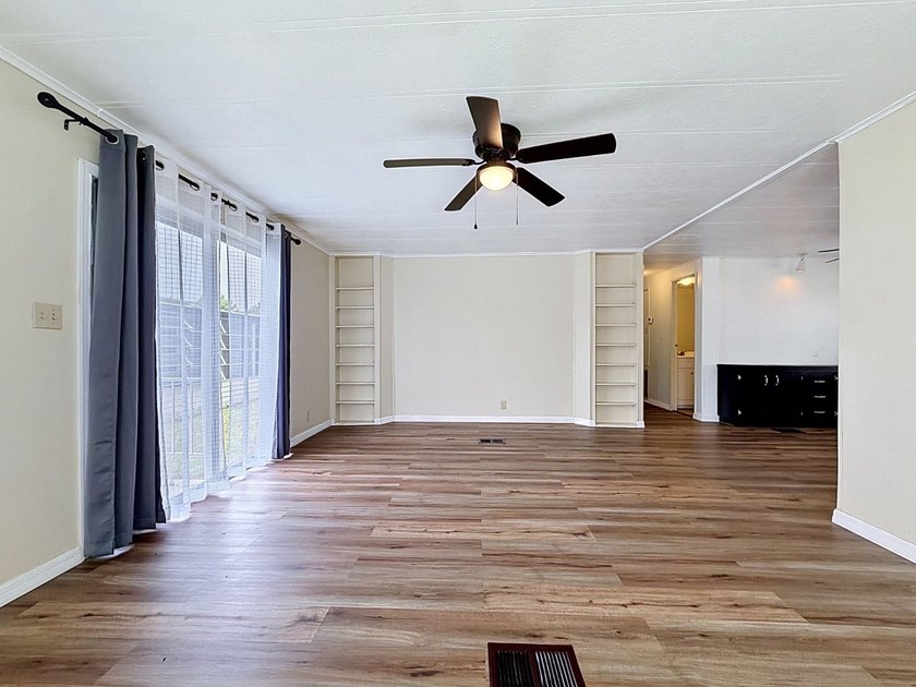 Completely remodeled 2 bedroom, 2 bathroom home located in an - photo 24
