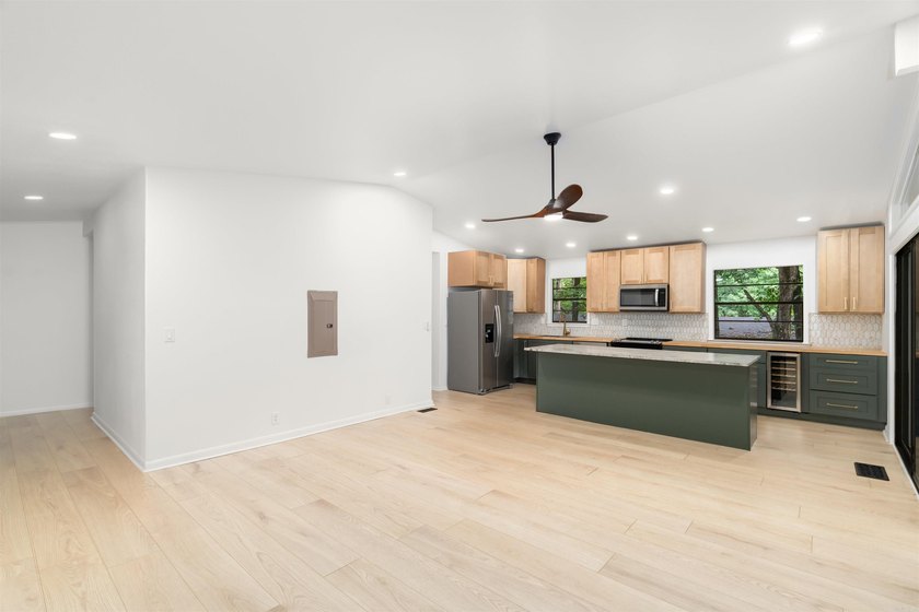 BACK ON THE MARKET &amp; BETTER THAN EVER! Avoid the stress of - photo 10