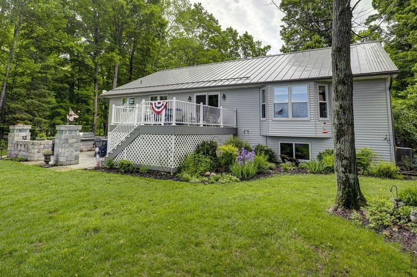 Lake living at its finest from this year 26yr old 4br-2.5 bath - photo 5