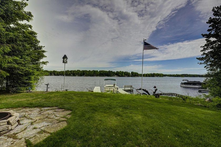 Lake living at its finest from this year 26yr old 4br-2.5 bath - photo 9