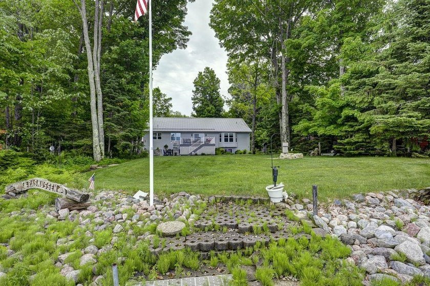 Lake living at its finest from this year 26yr old 4br-2.5 bath - photo 10