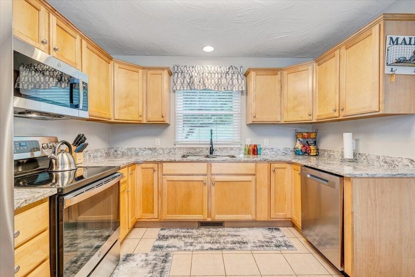 Waterfront, short-term rentable townhouse in a highly desirable - photo 6