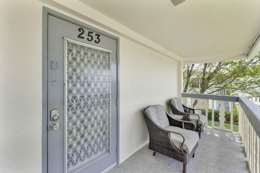 Welcome to your dream unit in Century Village East! This move in - photo 15