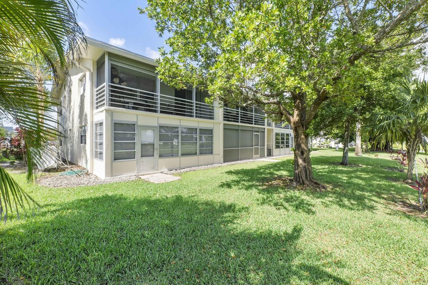 Welcome to your dream unit in Century Village East! This move in - photo 17