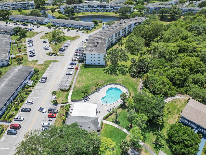 Welcome to your dream unit in Century Village East! This move in - photo 21