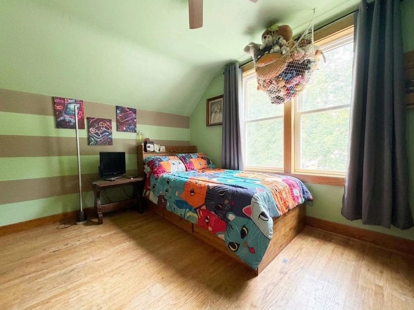 Welcome home to this charming 3-bedroom, 1.5-bath property - photo 14