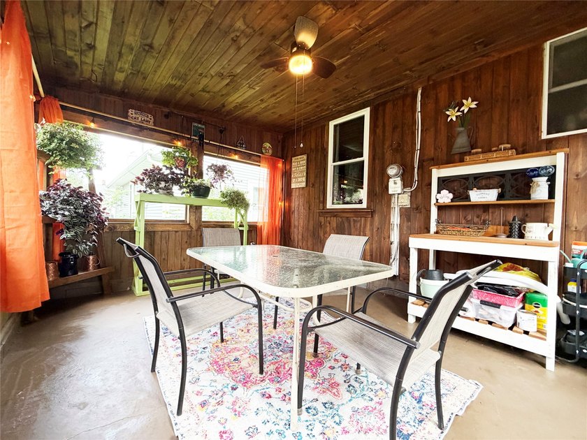 Welcome home to this charming 3-bedroom, 1.5-bath property - photo 19