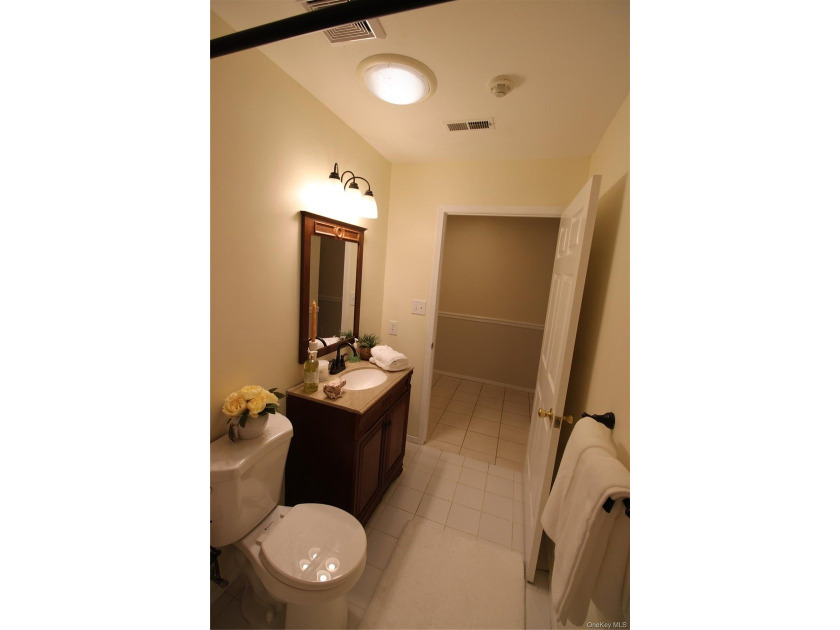 Welcome to this beautifully updated and freshly painted - photo 22