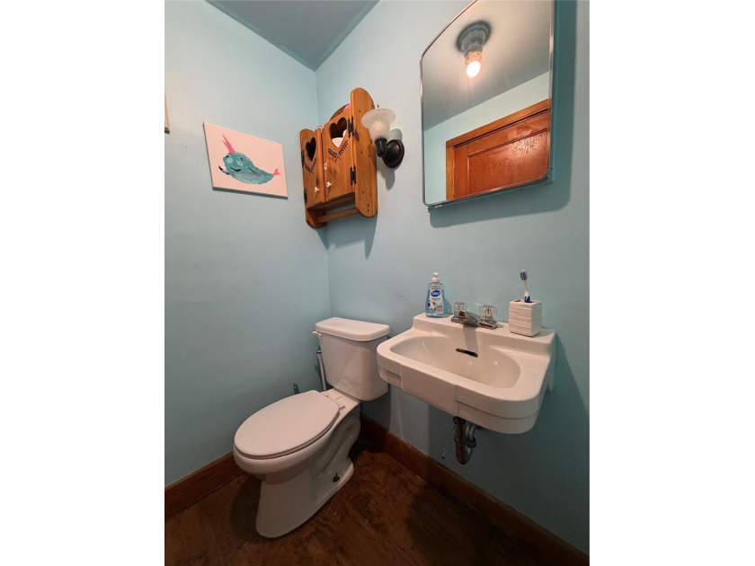 Welcome home to this charming 3-bedroom, 1.5-bath property - photo 22