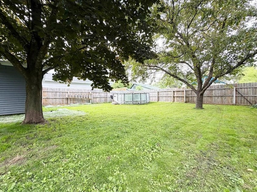 Welcome home to this charming 3-bedroom, 1.5-bath property - photo 28