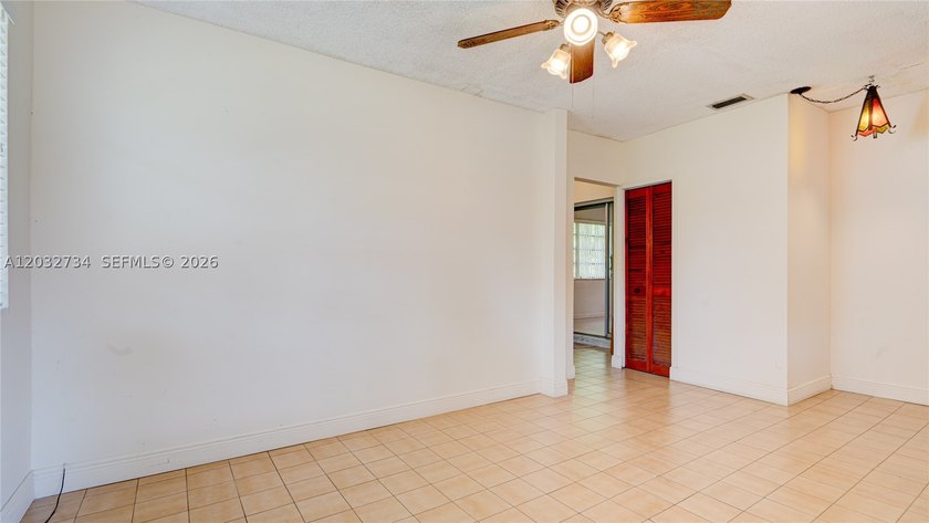 4/3 + 1/1. One property, multiple possibilities. Just blocks - photo 31