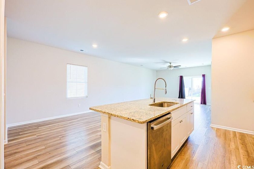 Welcome to this beautifully designed 5-bedroom, 2.5-bathroom - photo 9