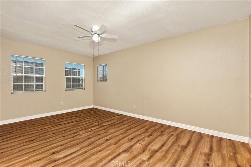 Charming duplex opportunity in Long Beach featuring two - photo 12