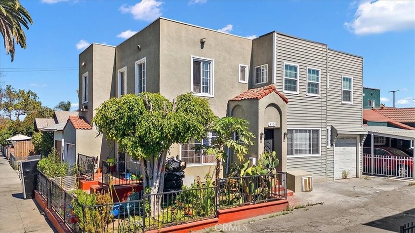 Charming duplex opportunity in Long Beach featuring two - photo 24
