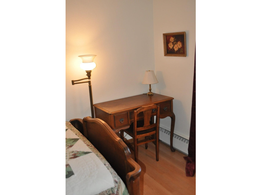 Conveniently located near shopping, restaurants, and the bus - photo 10