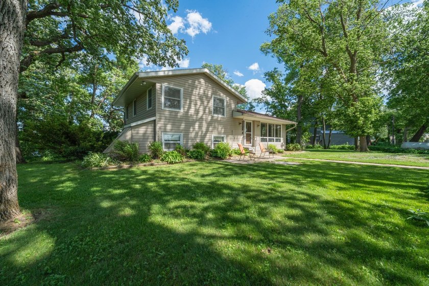 MOTIVATED SELLER!! Wake up to stunning east-facing views of Sauk - photo 2
