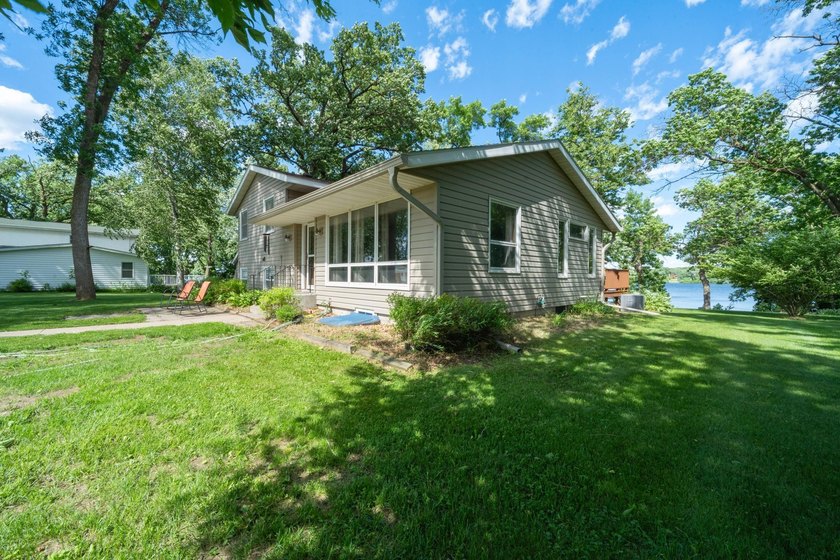 MOTIVATED SELLER!! Wake up to stunning east-facing views of Sauk - photo 3