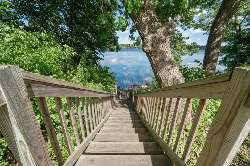 MOTIVATED SELLER!! Wake up to stunning east-facing views of Sauk - photo 10