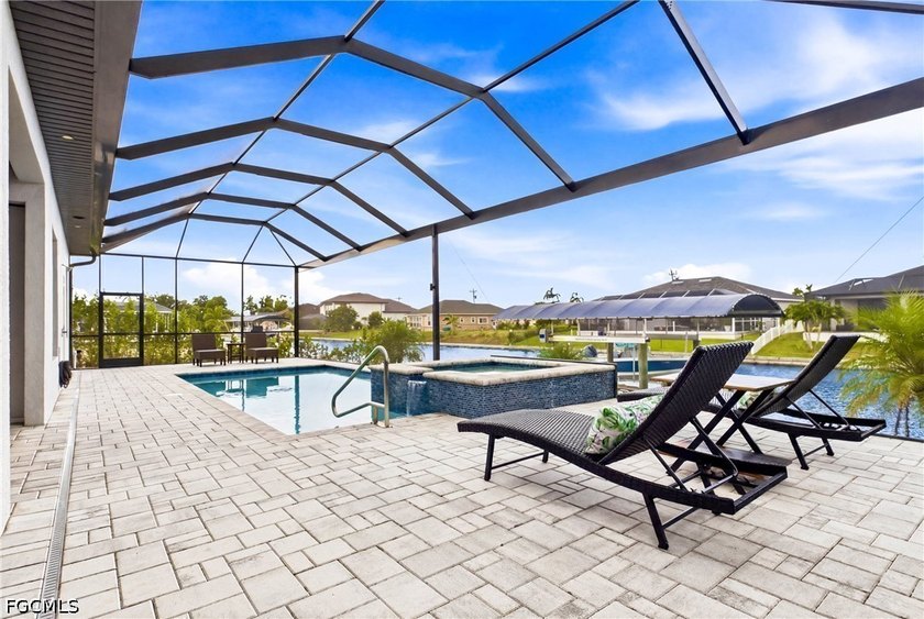 NEW CONSTRUCTION QUALITY WITHOUT THE WAIT. Built in 2023, this - photo 8
