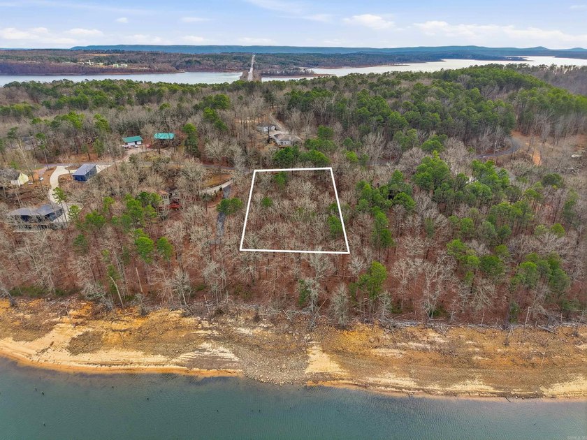 Lakefront lot in the desirable Mystic Isle subdivision on Greers - photo 2