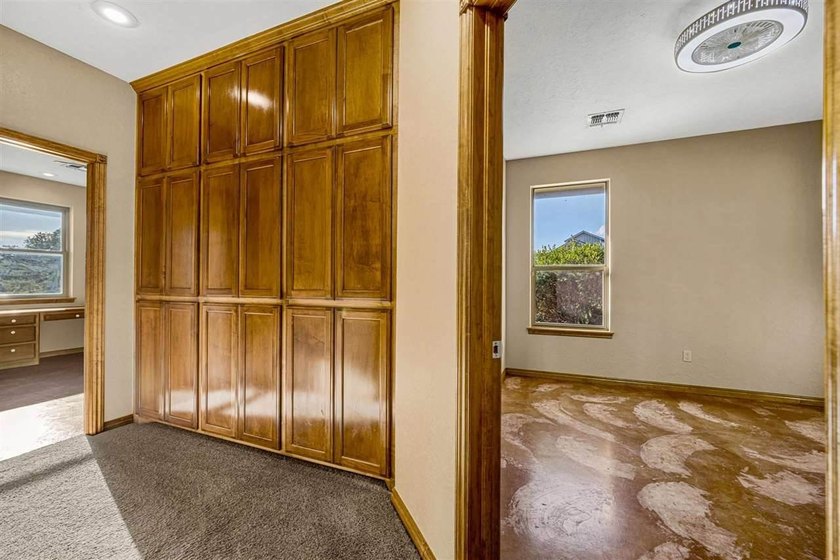 Welcome to 5 Quanah Mountain Road in the desirable Oak Meadows - photo 15