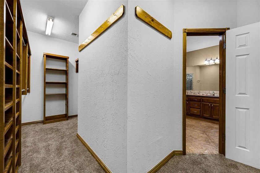 Welcome to 5 Quanah Mountain Road in the desirable Oak Meadows - photo 21