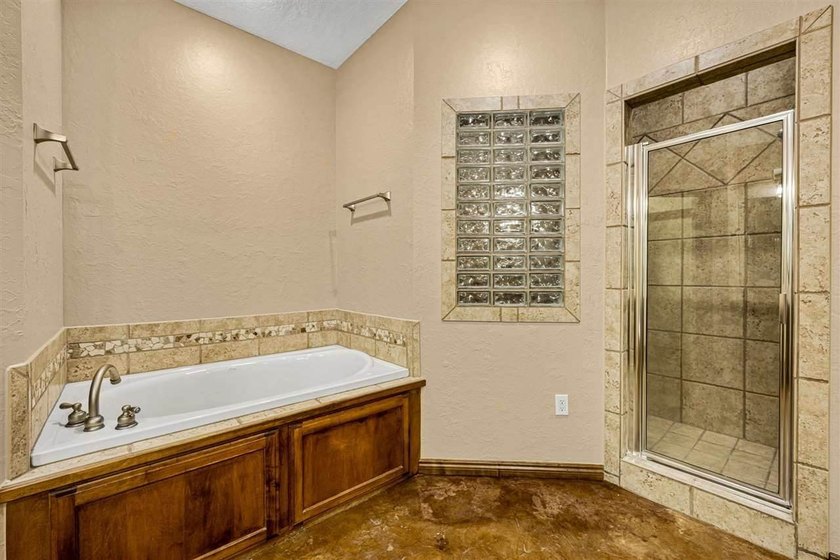 Welcome to 5 Quanah Mountain Road in the desirable Oak Meadows - photo 24