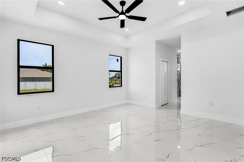 Welcome to your dream home in Cape Coral! This stunning single - photo 8