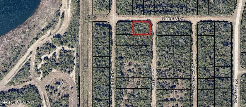 Beautiful Corner Lot in Palm Bay. Convenient to great schools - photo 4