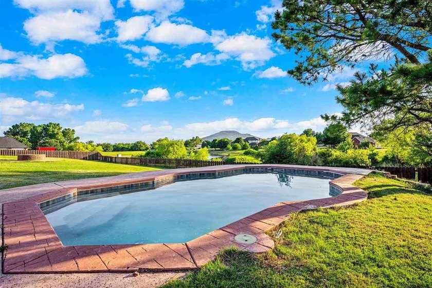 Welcome to 5 Quanah Mountain Road in the desirable Oak Meadows - photo 36