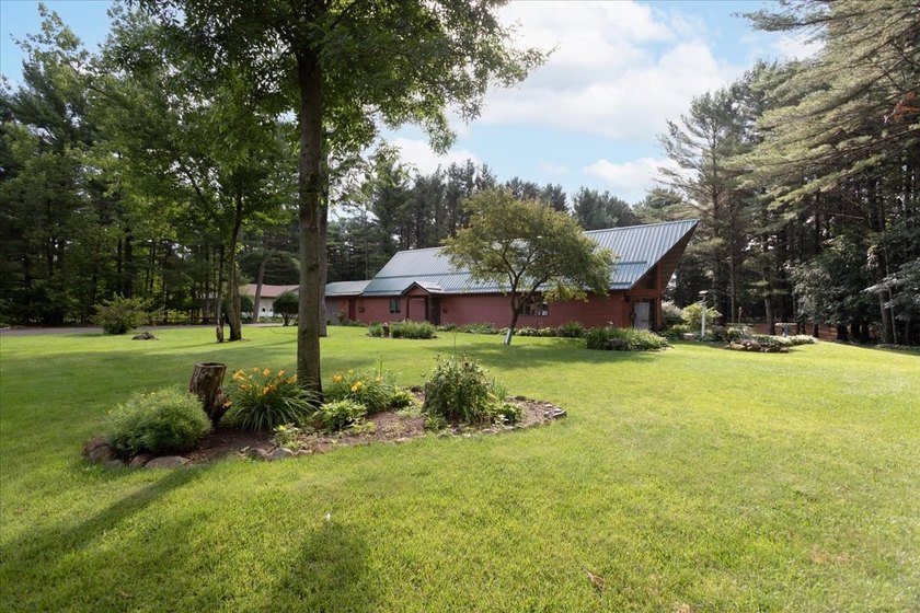 Custom-built open-concept home in the desirable Tainter Lake - photo 14