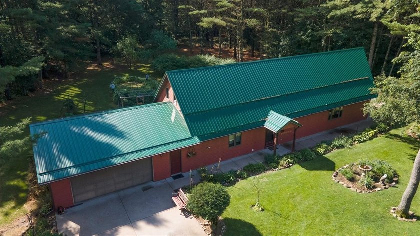 Custom-built open-concept home in the desirable Tainter Lake - photo 16