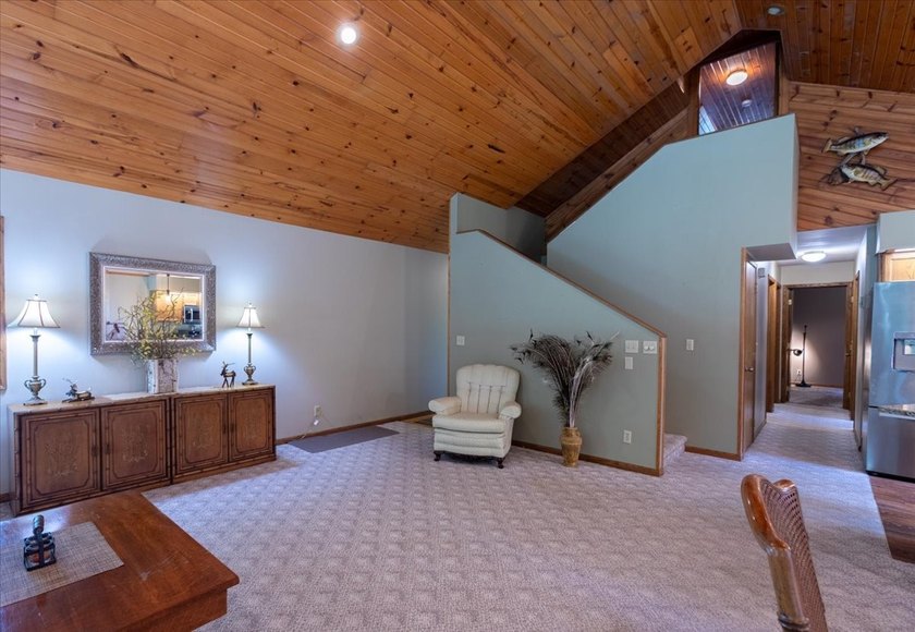 Custom-built open-concept home in the desirable Tainter Lake - photo 27
