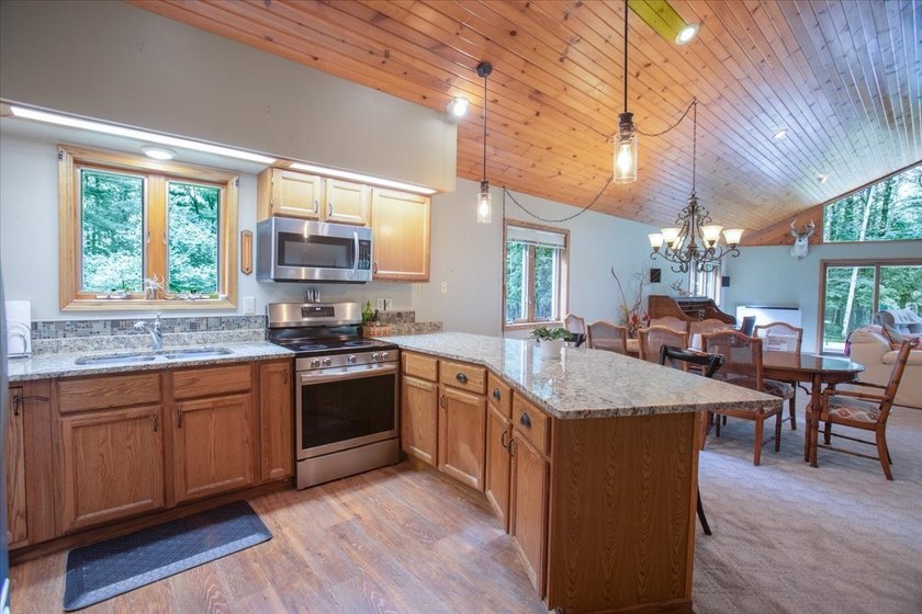 Custom-built open-concept home in the desirable Tainter Lake - photo 34
