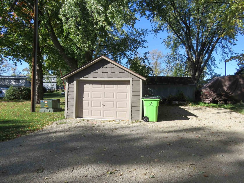This gem was completely renovated inside and out in 2025! Ranch - photo 3