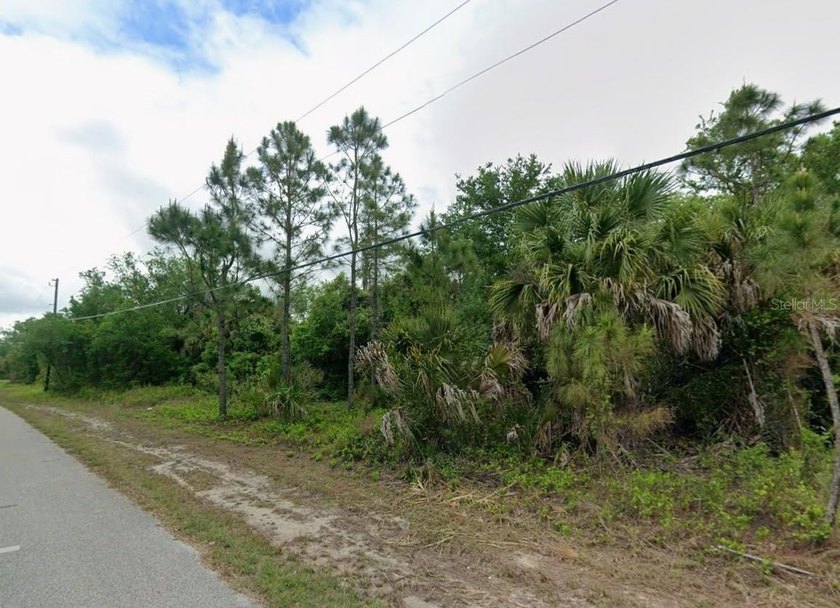 CANAL FRONT - Beautiful lot in North Port. North Port is an area - photo 2