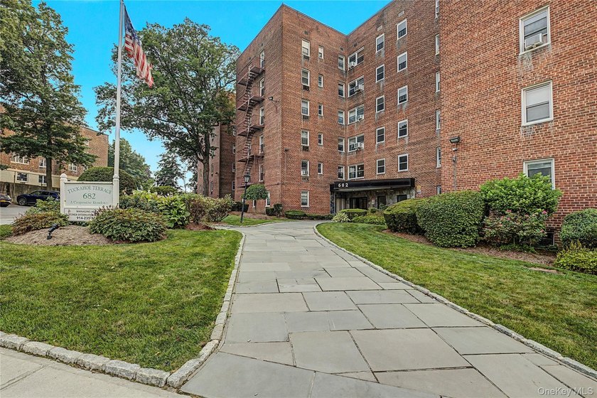 A must see. Beautiful Bright &amp; Spacious fully renovated 2 - photo 3