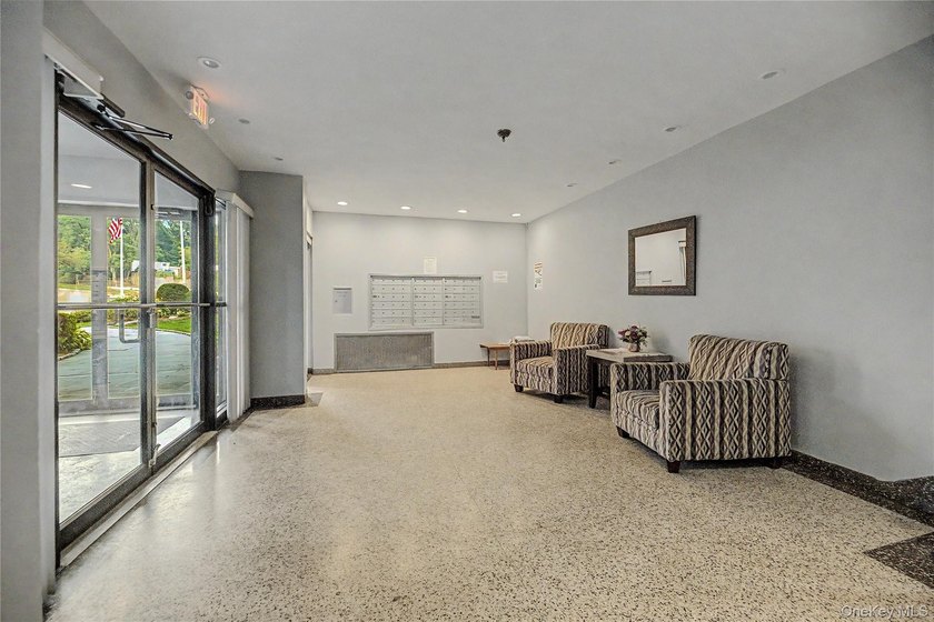 A must see. Beautiful Bright &amp; Spacious fully renovated 2 - photo 6