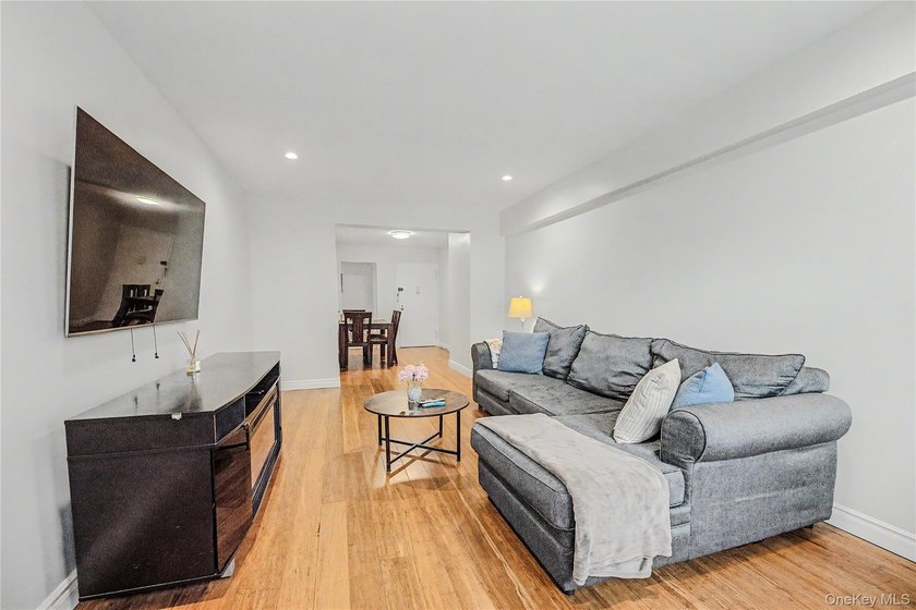 A must see. Beautiful Bright &amp; Spacious fully renovated 2 - photo 7