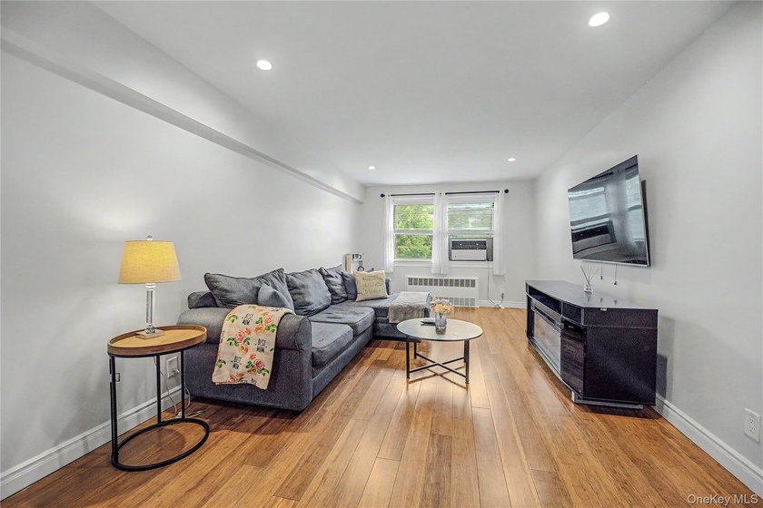 A must see. Beautiful Bright &amp; Spacious fully renovated 2 - photo 8